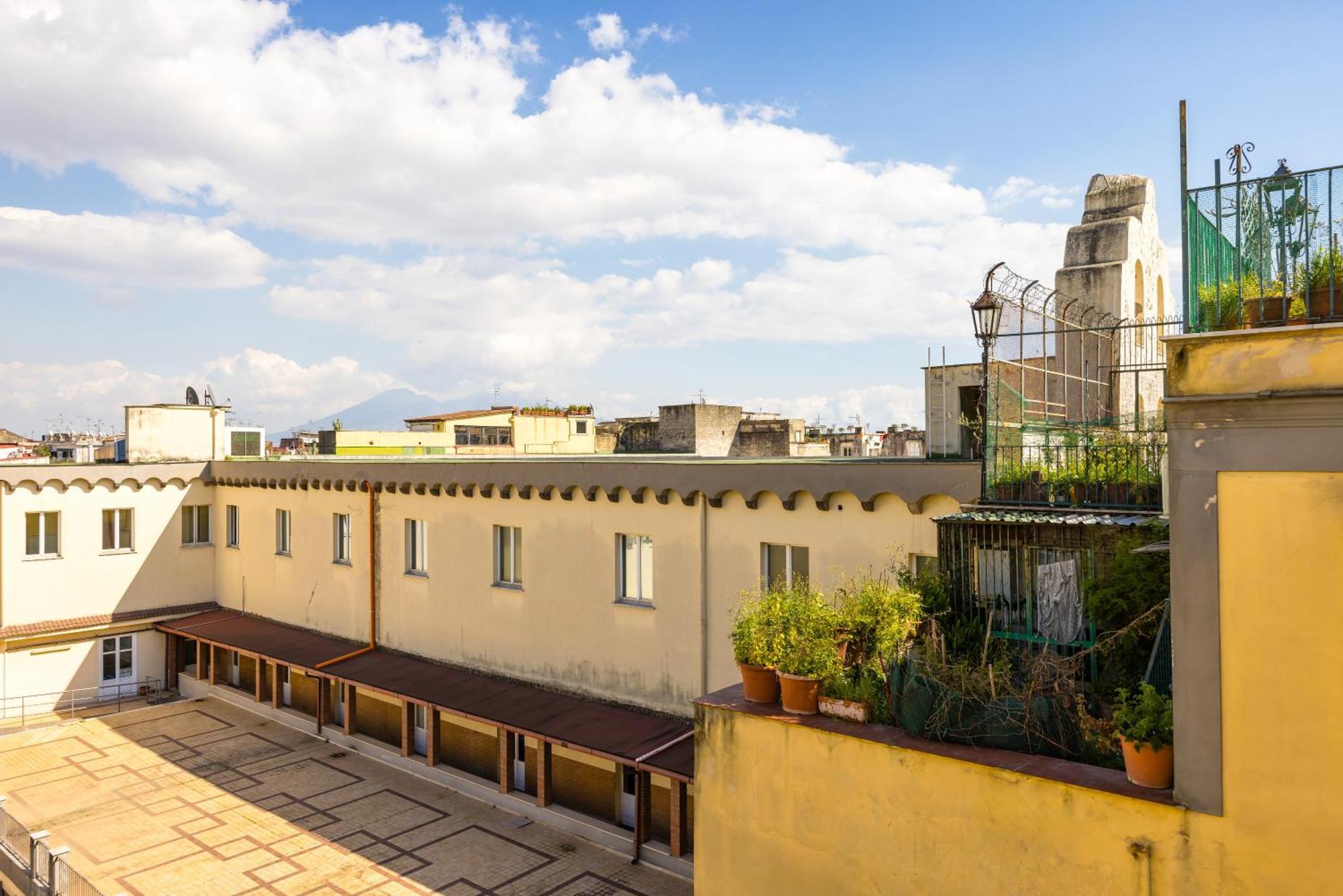 Ferienwohnung Carrozzieri Nest At Historical Center Neapel Exterior foto